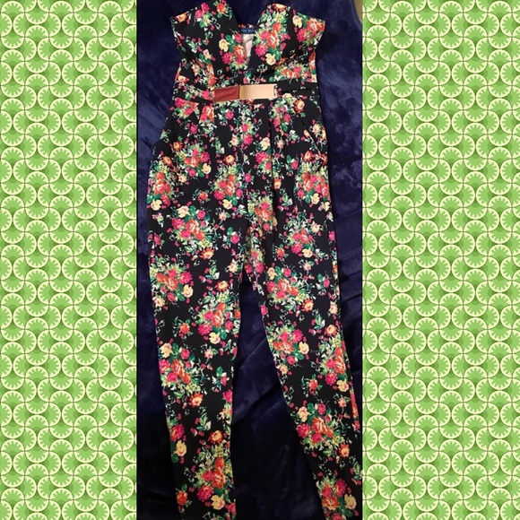 NEW floral jumpsuit - Picture 2 of 8